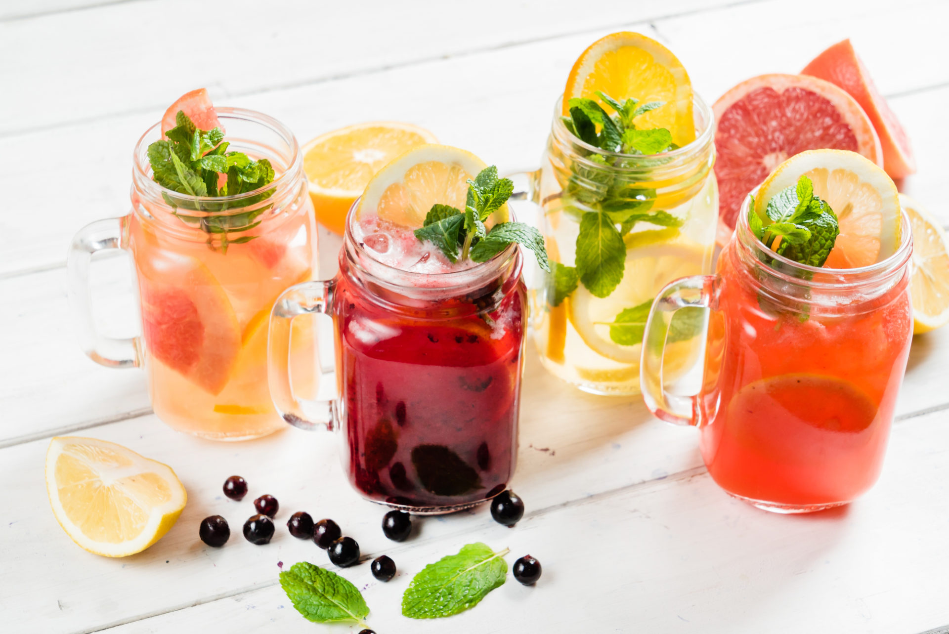 Refreshing Summer Drinks for the Whole Family Acelleron